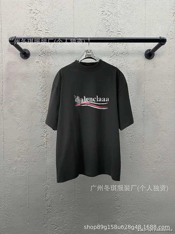 Balenciaga minimalist style black T-shirt