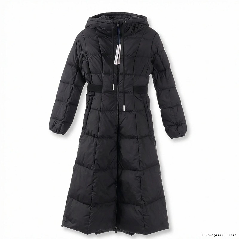 Long black down jacket of Moncler