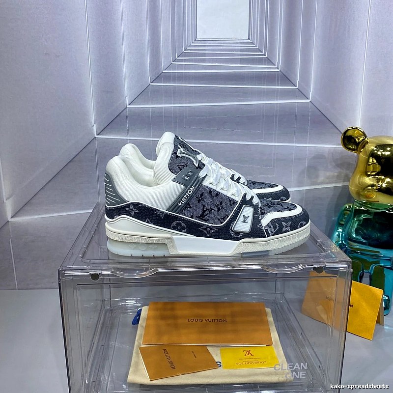 Louis Vuitton Gray Low-top Sneaker with Gray for Casual Outfits