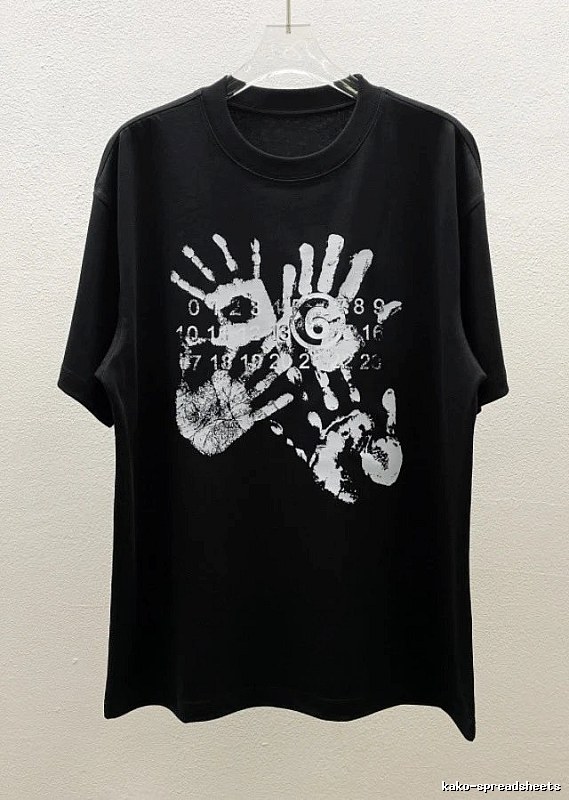 Maison Margiela MM6 Street Style Black T-Shirt