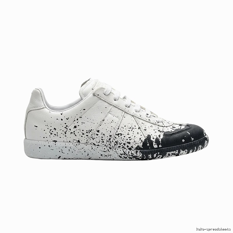 Maison Margiela's ink-splashing style white shoes