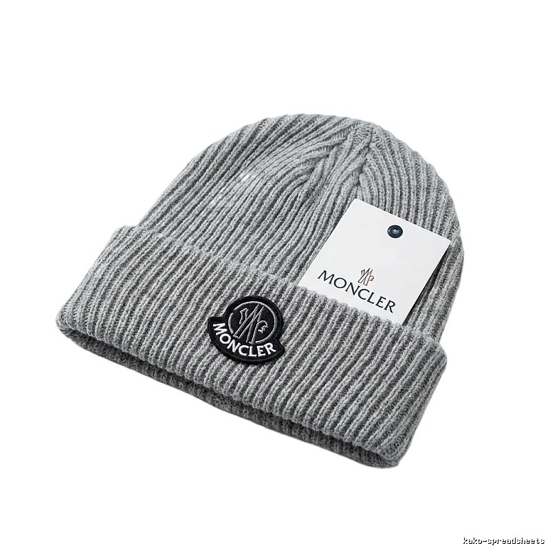 Moncler minimalist style grey knitted hat