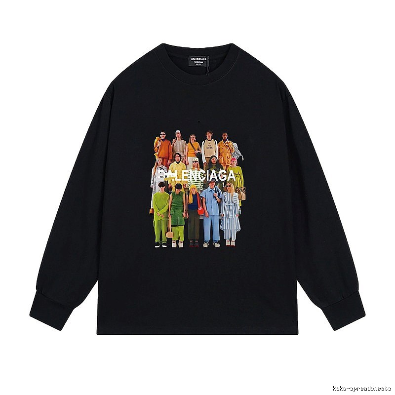 Parisian family portrait printed black sweatshirt