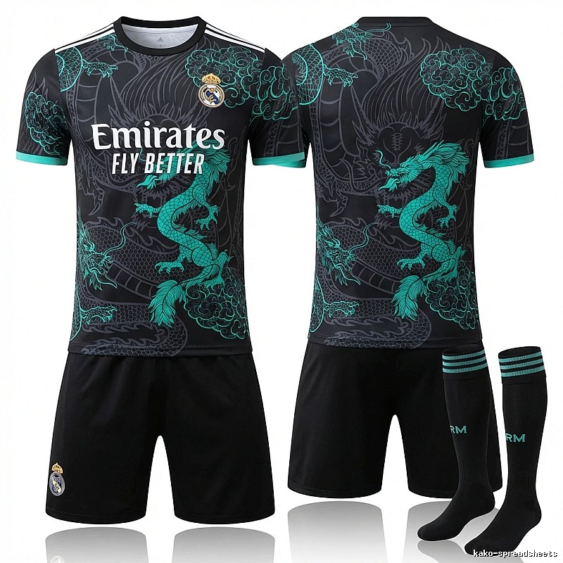 Real Madrid's black jersey with Chinese dragon pattern in the national style.