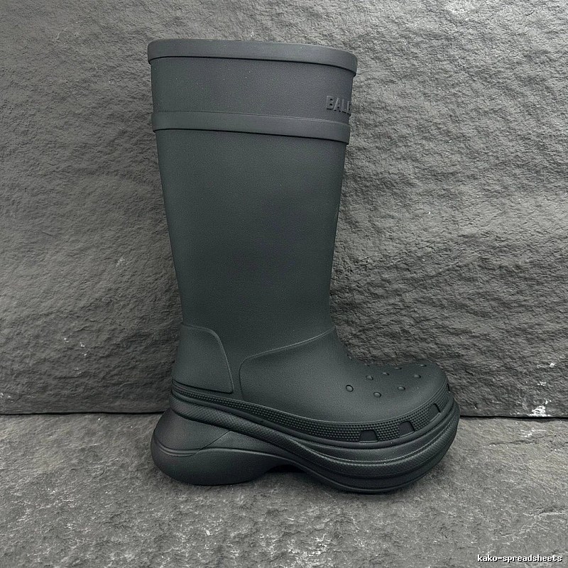 Tall Green Rubber Boot Rain Boot for Daily Rotation